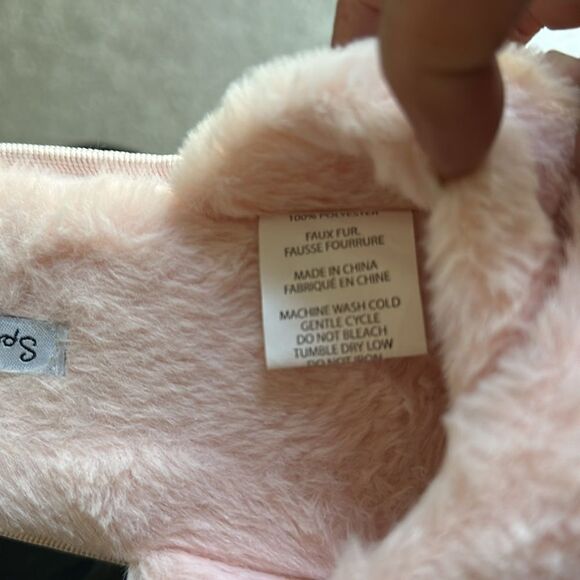 Splendid Faux Fur Slippers! - Picture 5 of 7